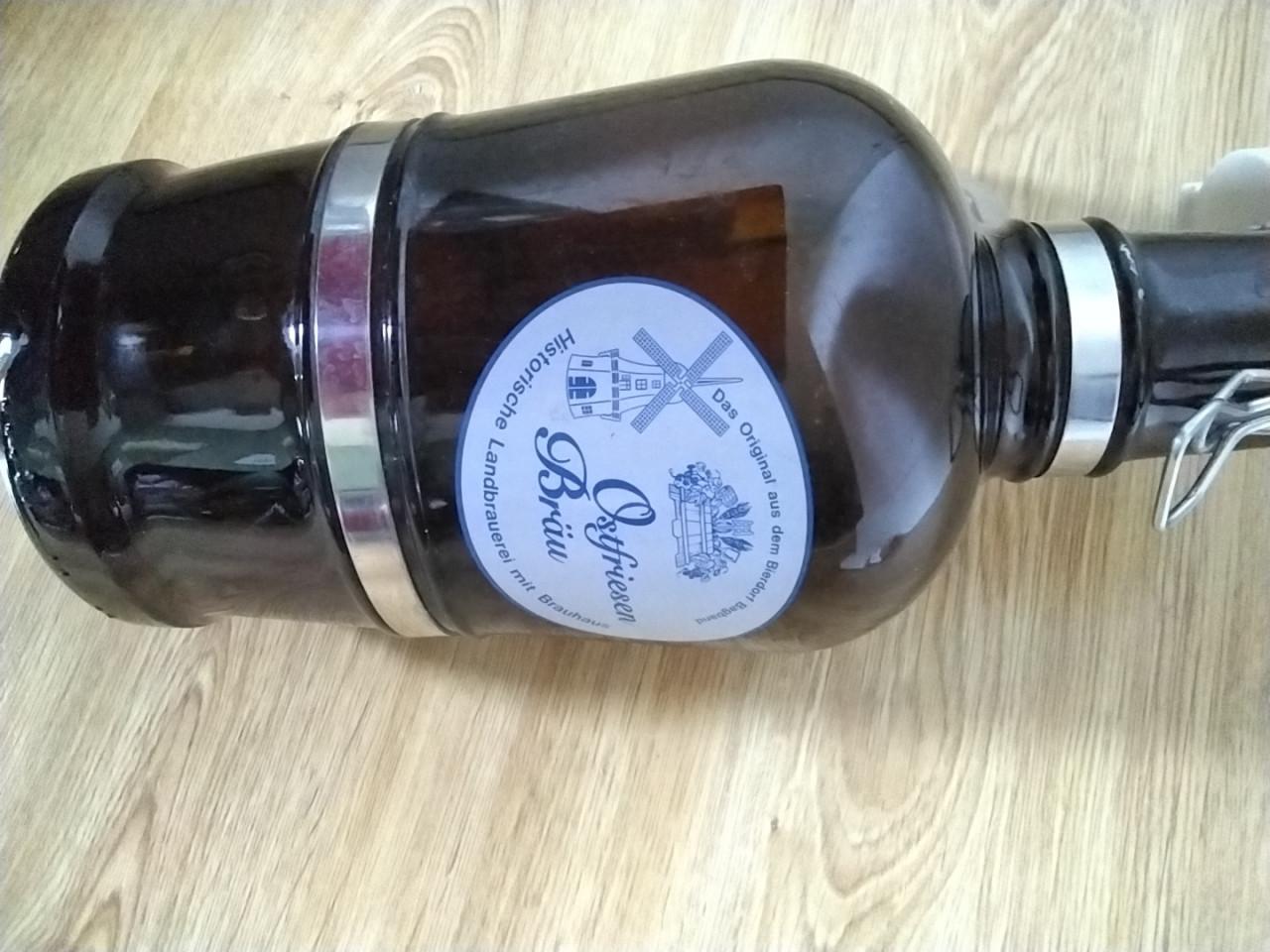 Vintage Ostfriesen Brau bierpul beugelsleuting. 2 liter