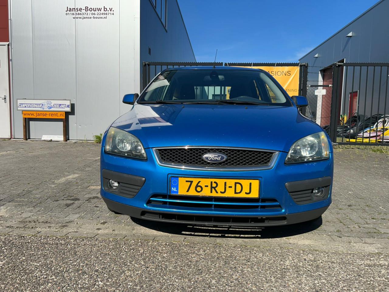 Ford Focus 1.6-16V First Edition €799 Carplay