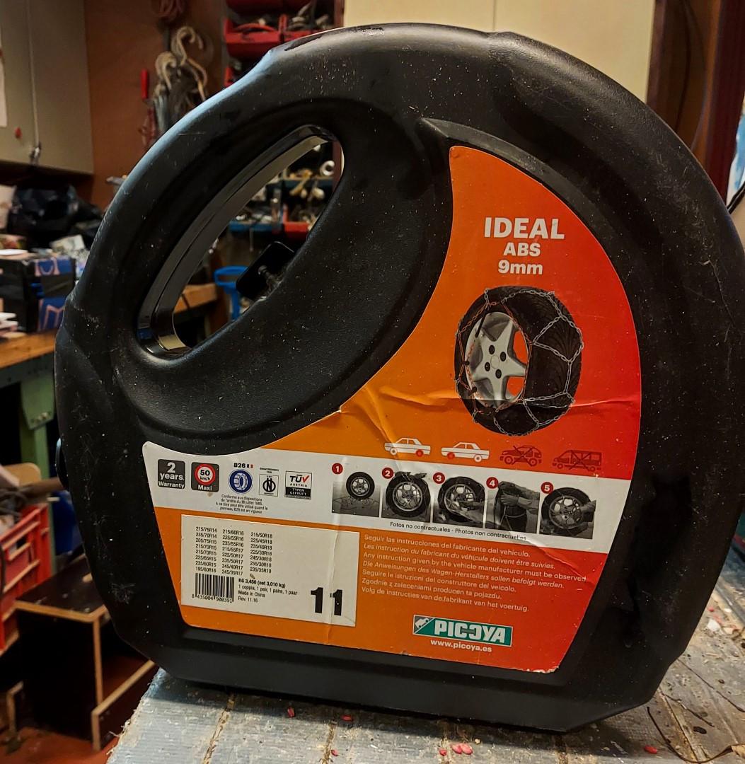 Winterbanden 225/50/17ïnch  met lichtmetalen velgen+sneeuwkettingen