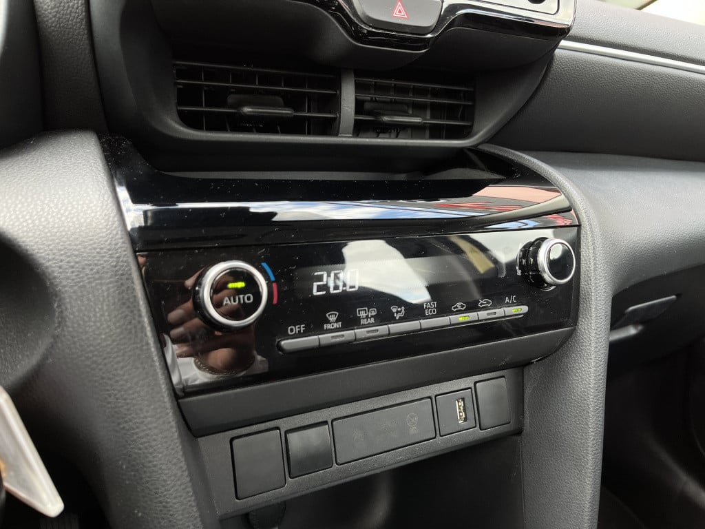 Toyota Yaris Cross 1.5 hybrid active aut | climate | cruise | camera | appl