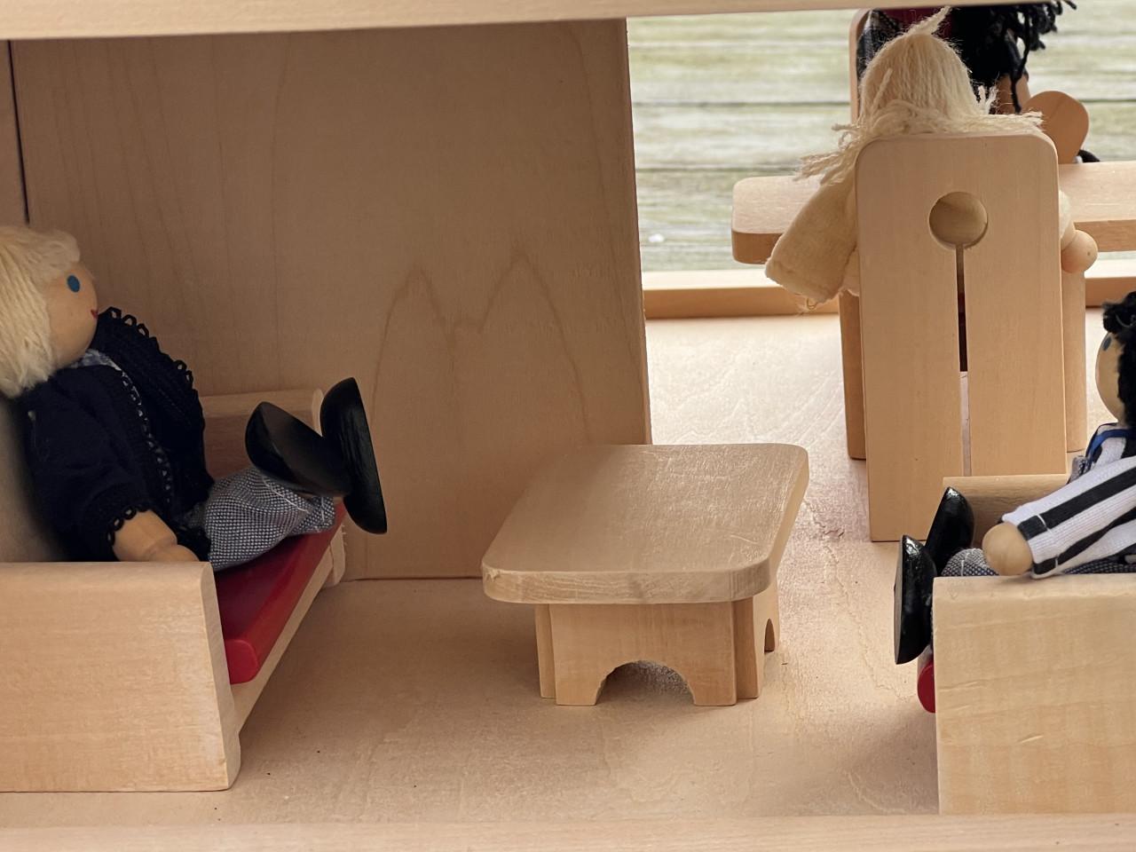 Houten poppenhuis