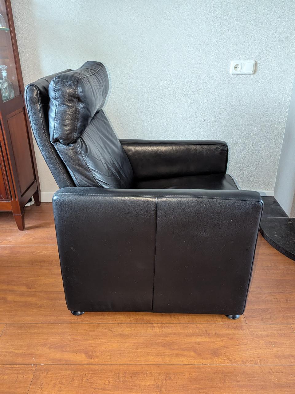Prachtige lederen Fauteuil van W. Schilling.