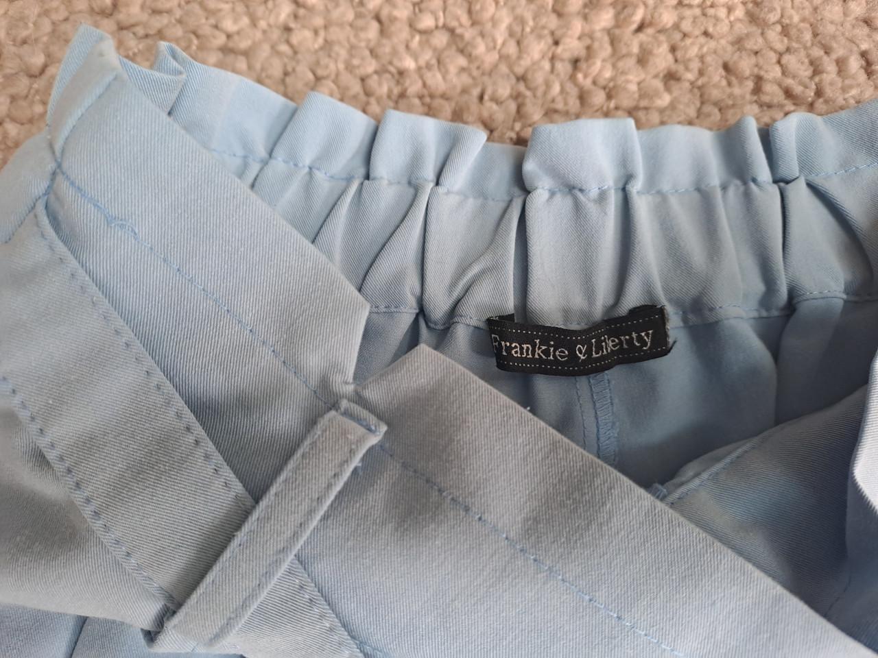 Blauw broekje met bijhorende top