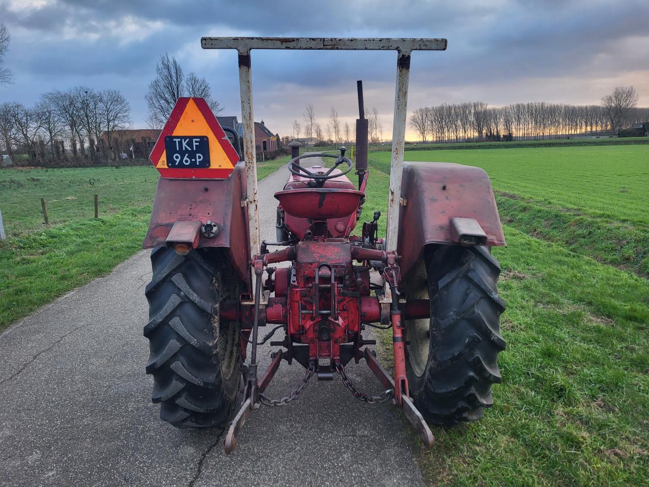 Mc Cormick D439 Met kenteken