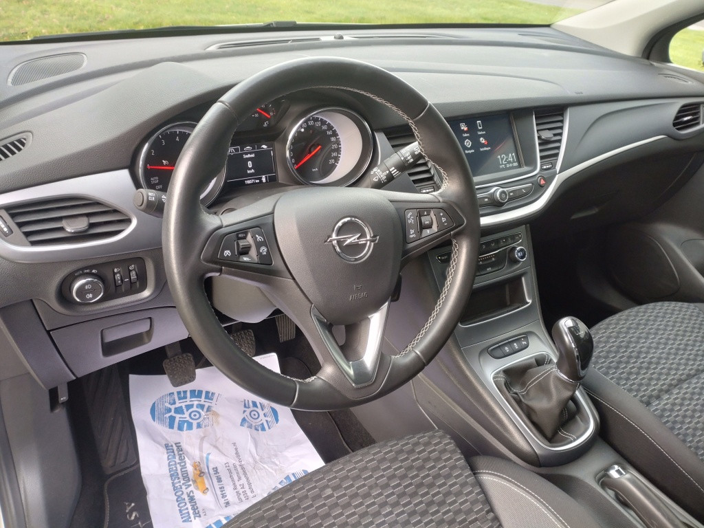 Opel Astra sports tourer 1.2 edition