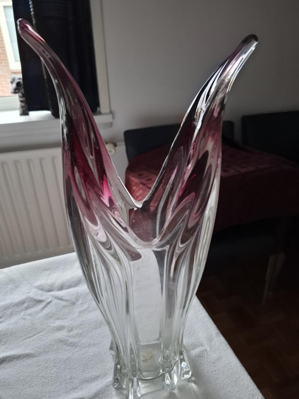 Verzameling oud glaswerk jaren 50 en 2 koppen hazewindhonden