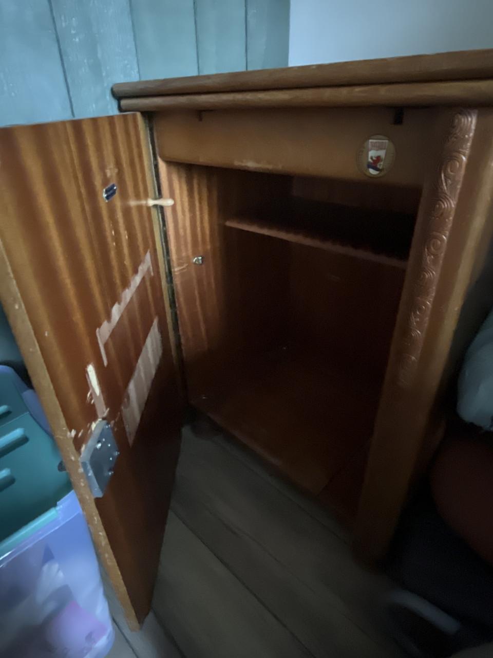 (Naaimachine) kastje