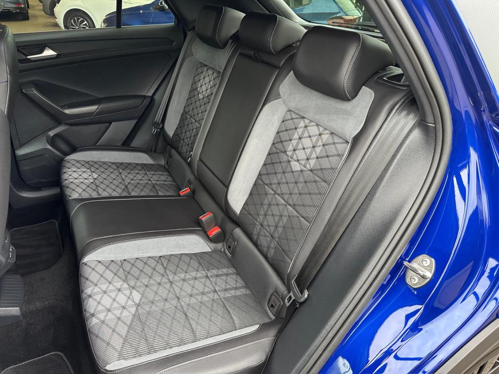 Volkswagen T-roc 1.5 tsi 150pk dsg r-line | black style | camera | keyless 