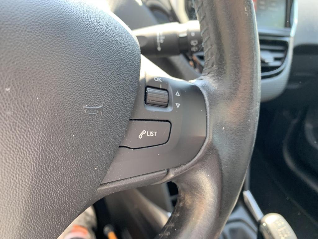 Peugeot 2008 blue lion 1.2-110pk navigatie | cruise control | airco | panor
