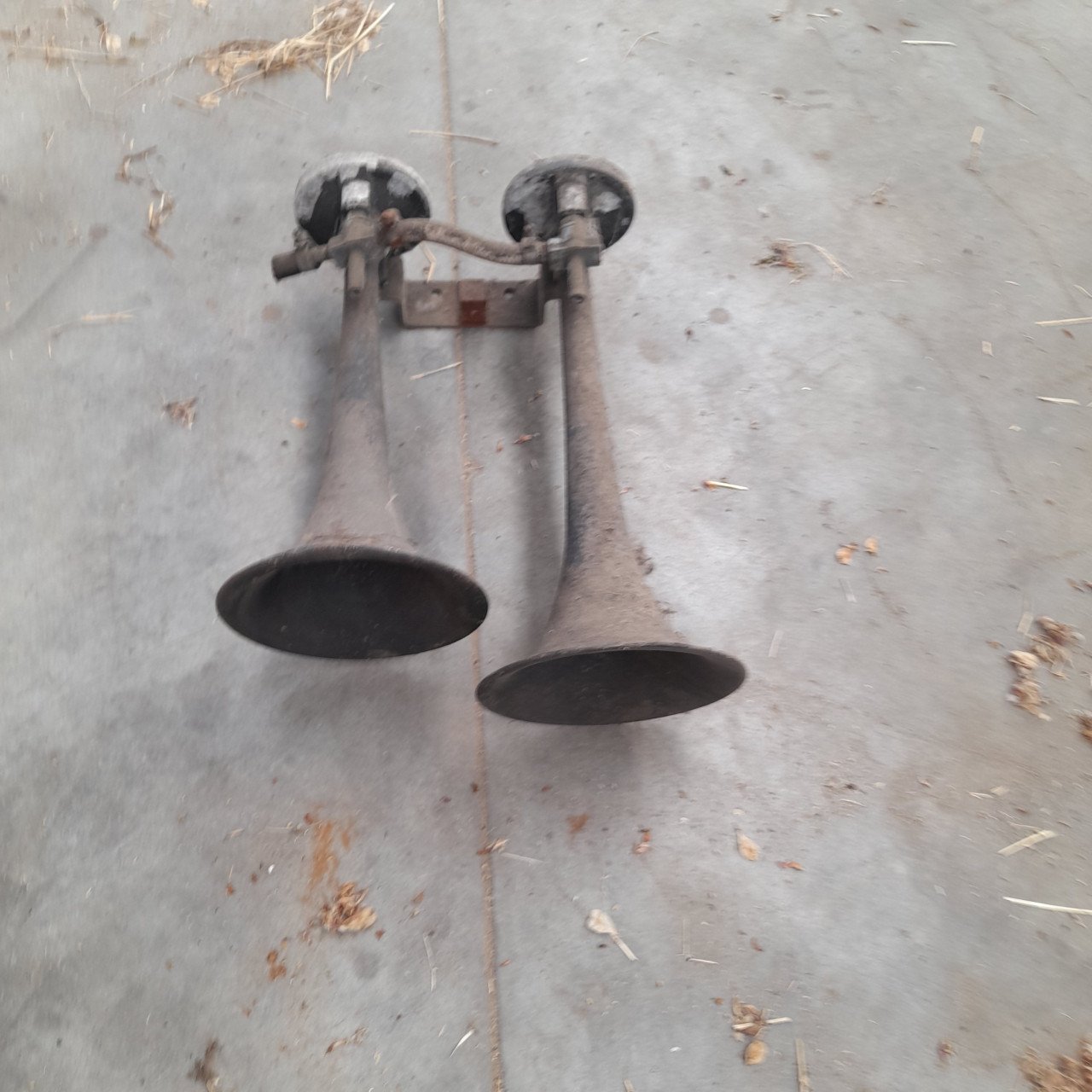 Te koop: Luchthoorn: trainhorn voor auto, vrachtwagen of tractor