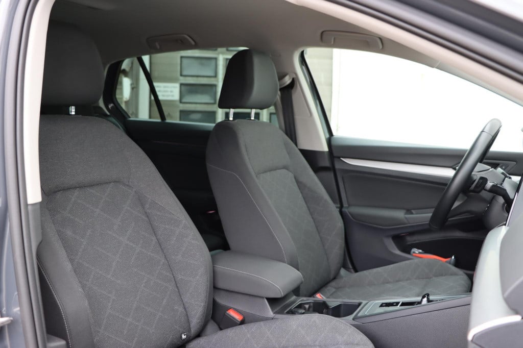 Volkswagen Golf 1.0 etsi life 115pk dsg7