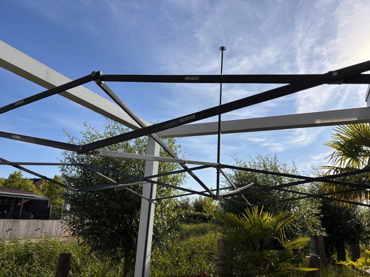 E-Z up Vantage partytent frame + verrijdbare opbergtas