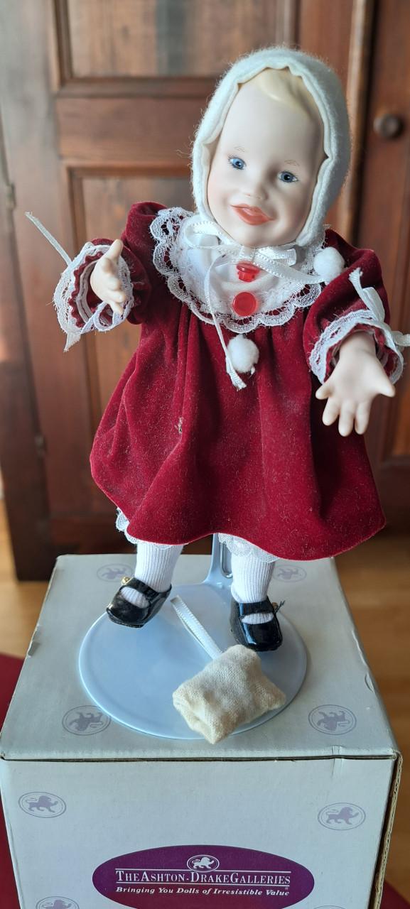 11 x Ashton-Drake Mini Dols