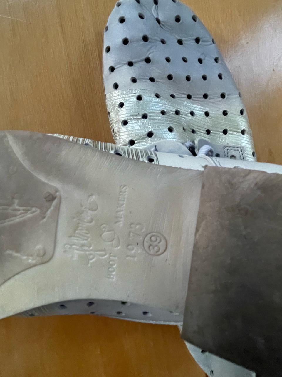 Lage damesschoenen met gaatjes