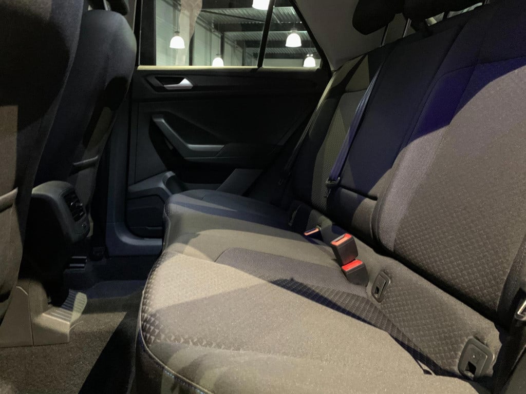 Volkswagen T-roc 1.5 tsi sport business r *led*app-connect*