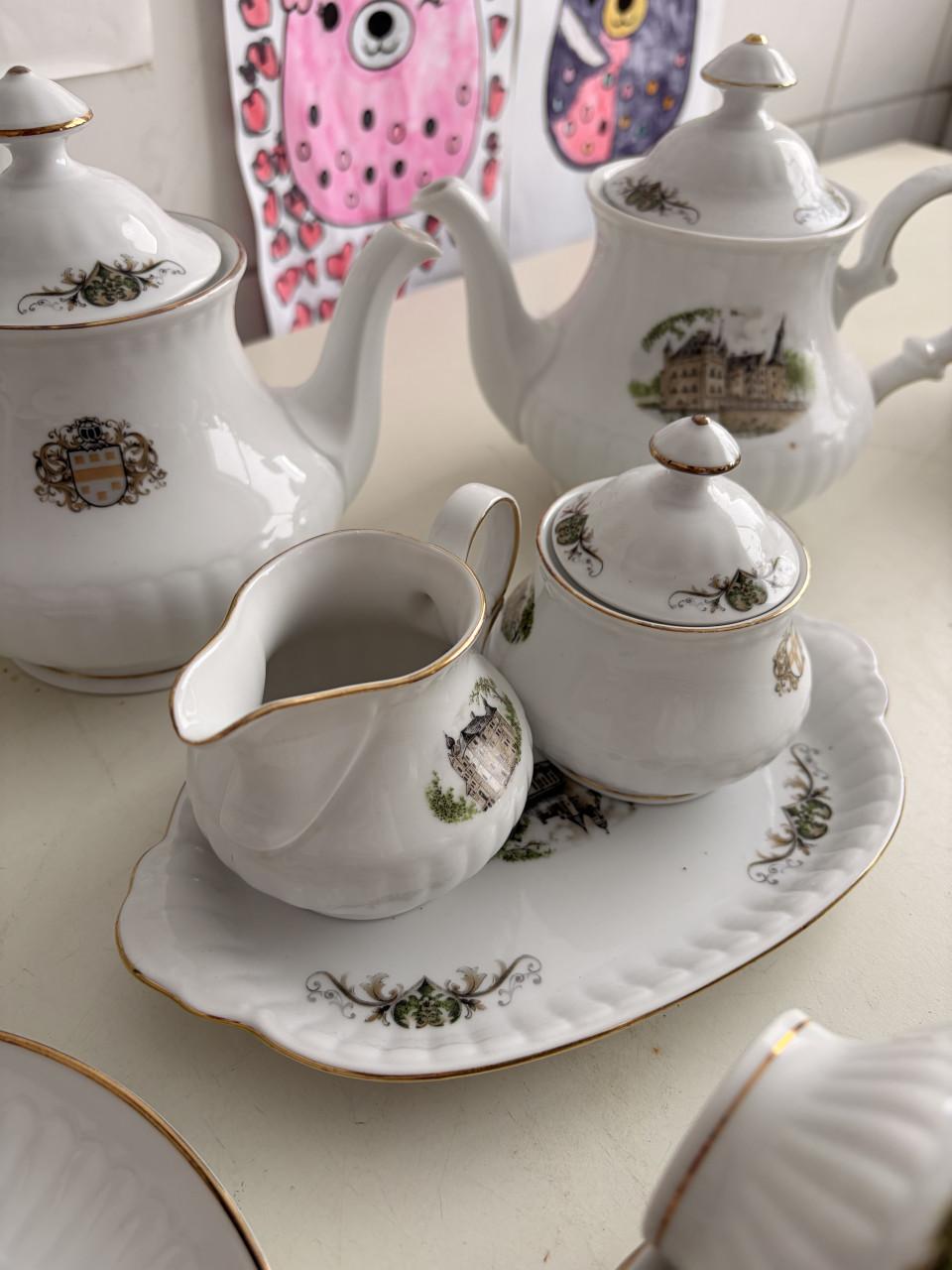 Porselein NL kastelen servies thee en koffie 18-delig compleet
