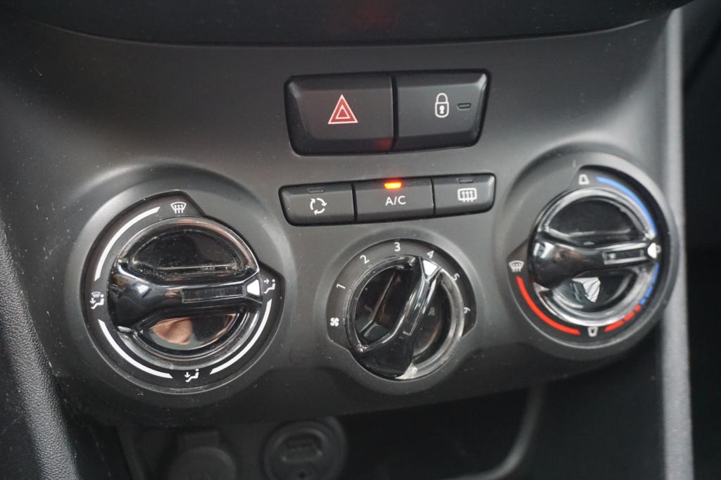 Peugeot 2008 1.2 puretech active airco / navi / cruise / pano / carplay / p