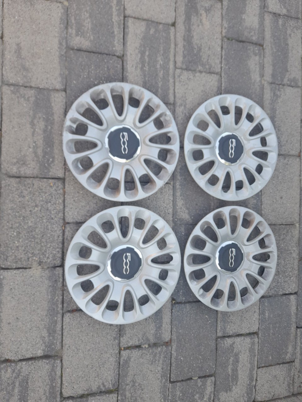 15" wieldoppen voor Fiat 500