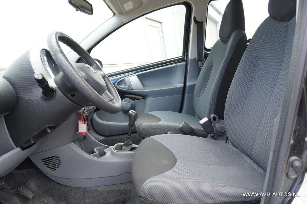 Toyota Aygo 1.0-12v +
