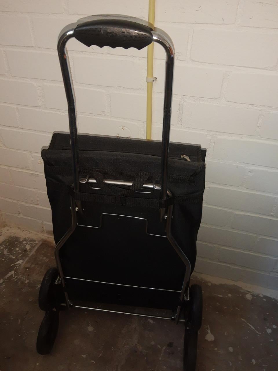 Zwarte boodschappen troley  15 euro