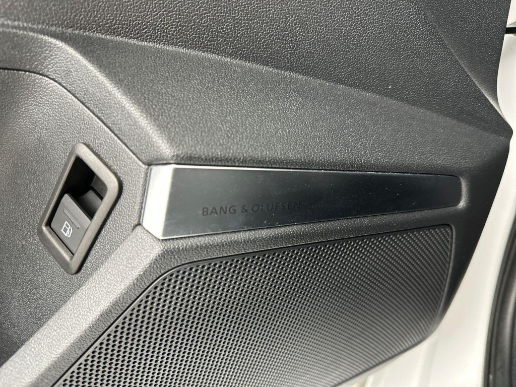 Audi A3 sportback 45 tfsi e s-line pano b&o matrix carplay