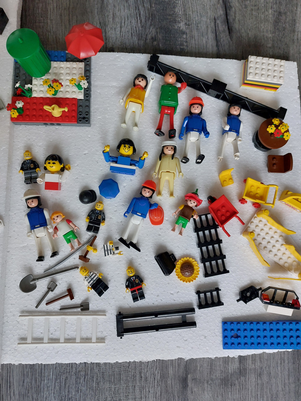 VINTAGE LEGO.