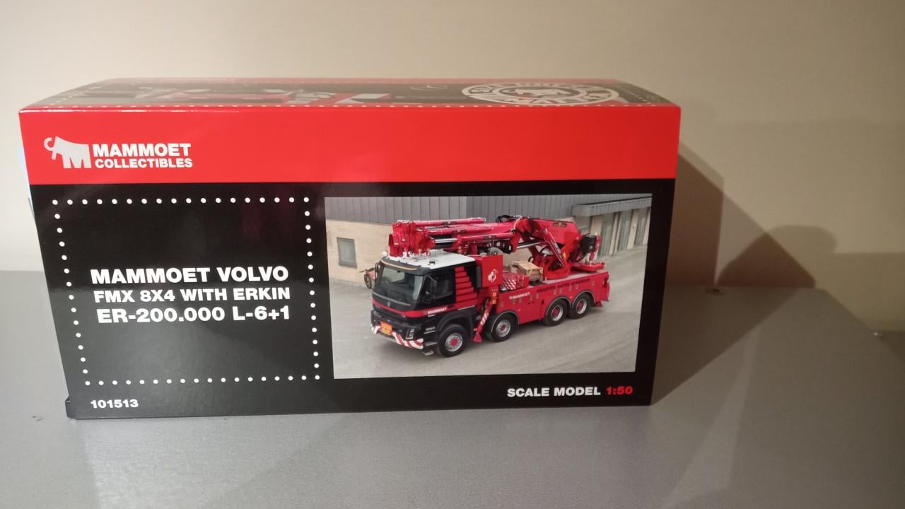 Mammoet Volvo FMX 8x4 met Erkin 200.00L-6.1