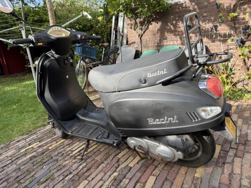 Berini scooter geel kenteken