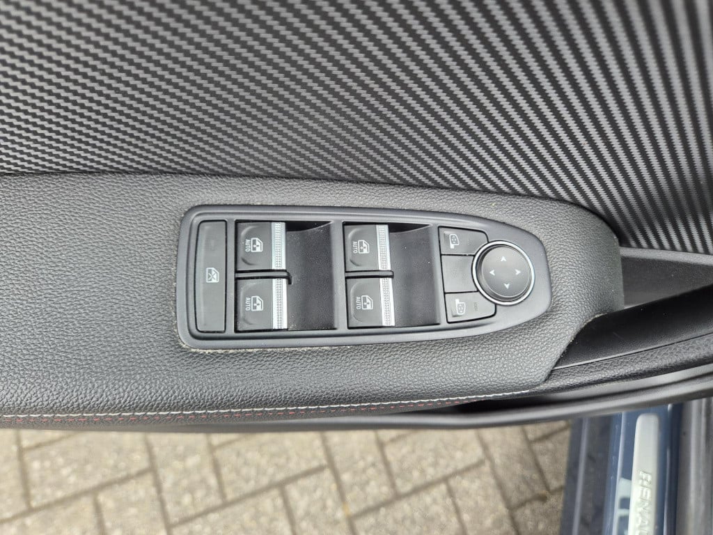 Renault Captur e-tech hybrid 145 r.s. line