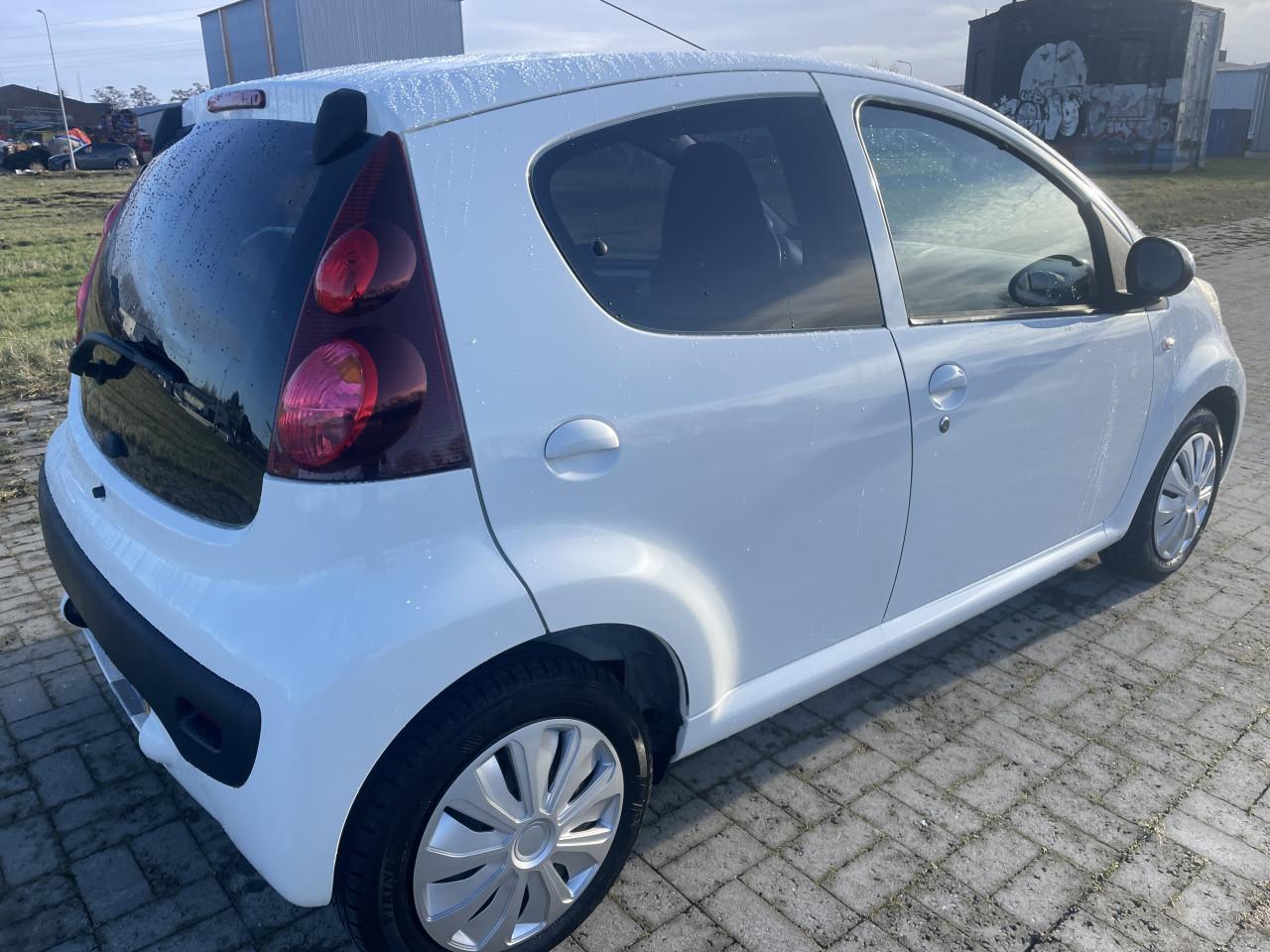 Peugeot 107 1.0 active 5 deurs 79000km