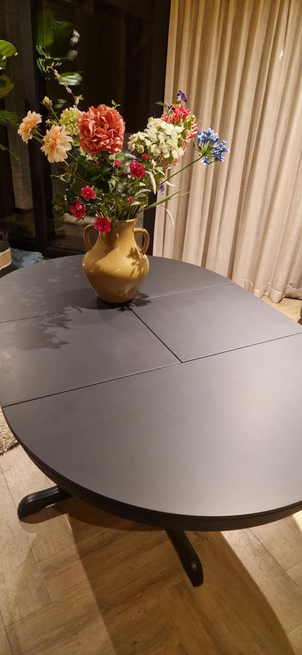 Ronde (uitschuifbare) eettafel