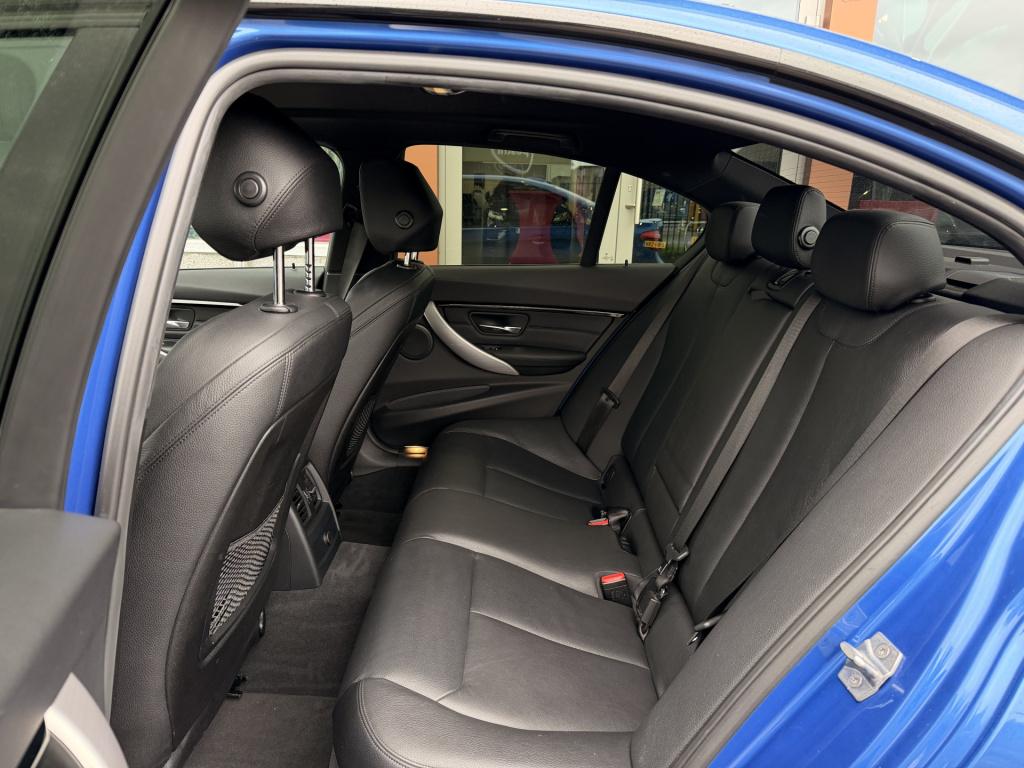 BMW 3-serie 320i m-sport | cruise | stoelverwarming | navi | leder | led |