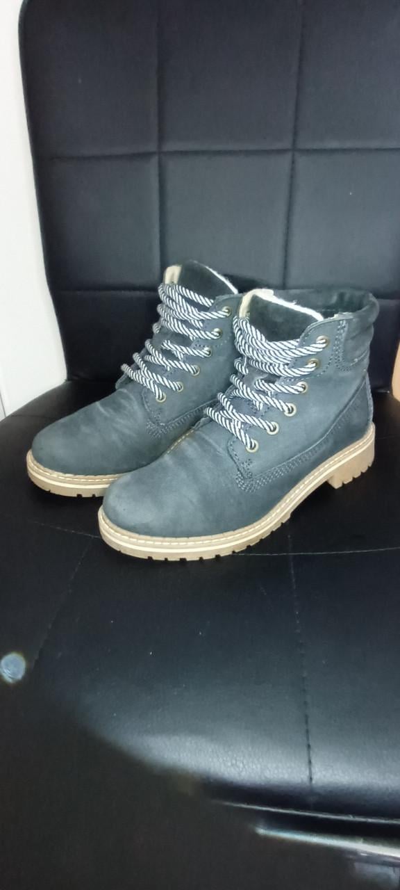 Женские ботинки