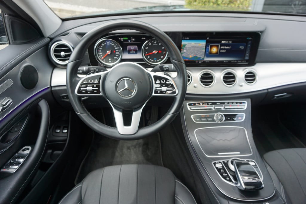 Mercedes-Benz E-Klasse estate 200 premium luxury l panorama dak l massage l