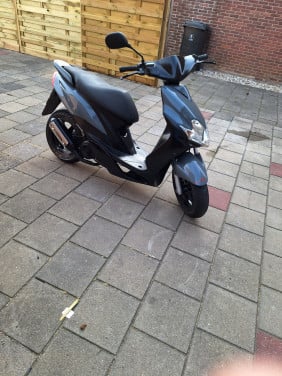 Te koop yamaha jog.
