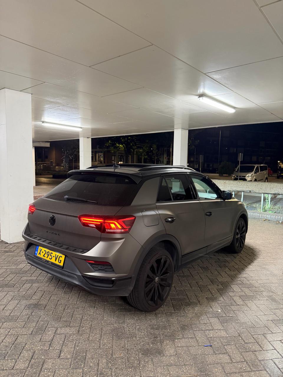 Volkswagen T-Roc R line 1.5 TSI 150pk 7-DSG 2019 Grijs