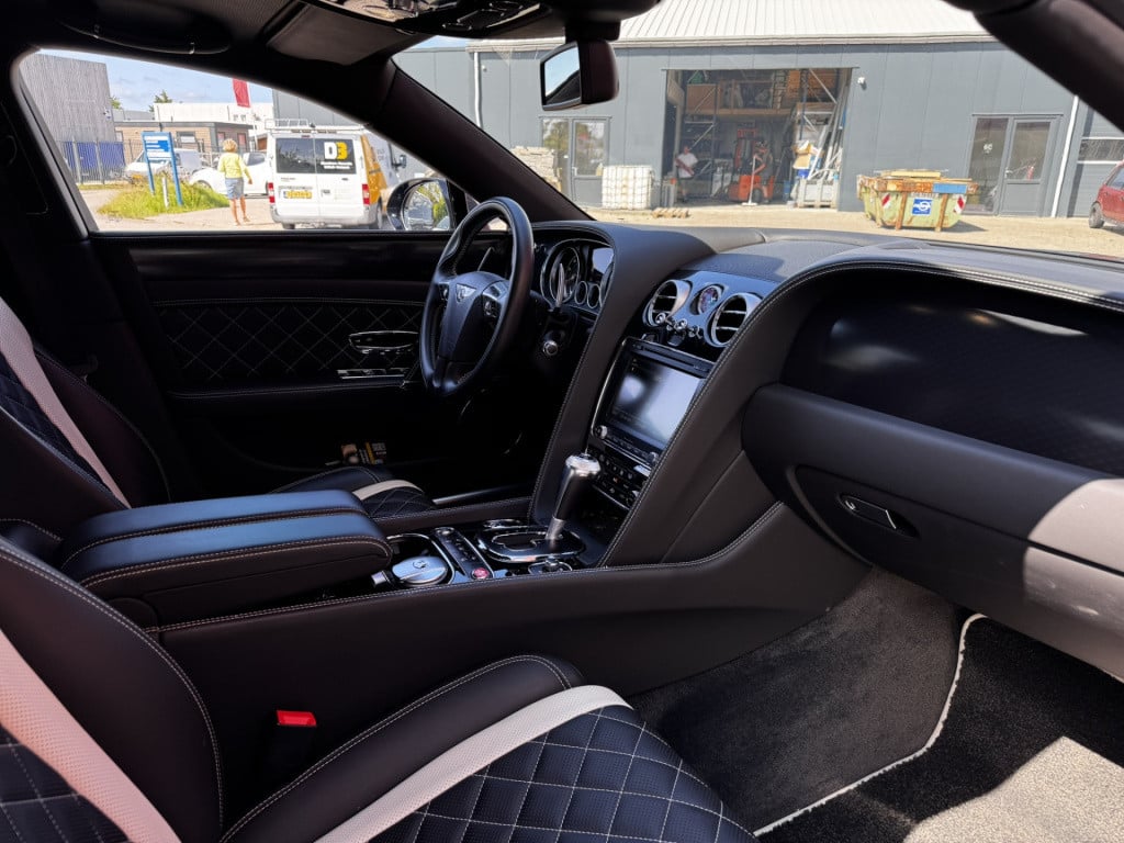 Bentley Flying Spur 6.0 w12 s | convenience-pakket | massage | nieuwstaat!