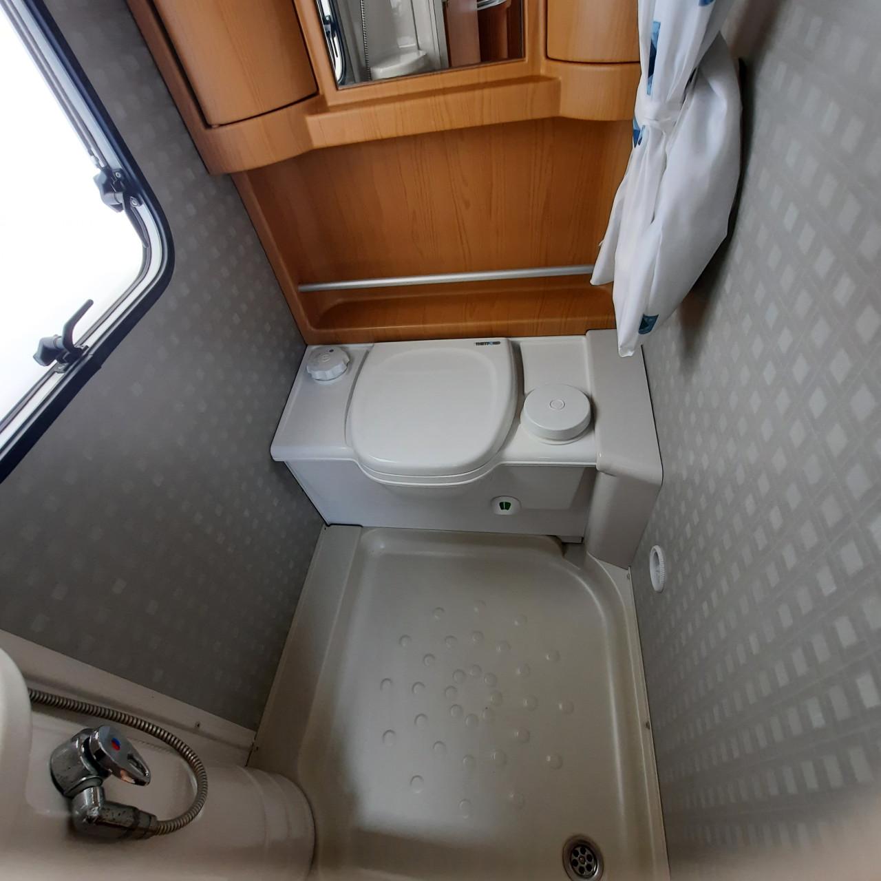 Burstner Ventana 500 TS met mover