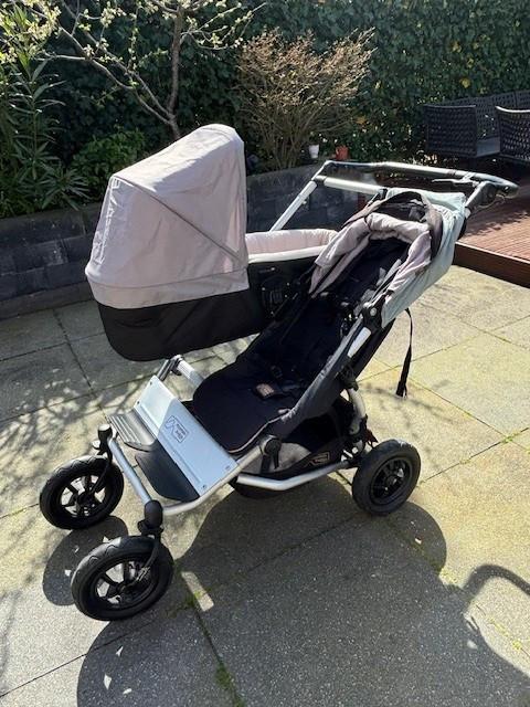 Mountain Buggy Duet dubbele kinderwagen + 2 reiswiegen + regenhoes