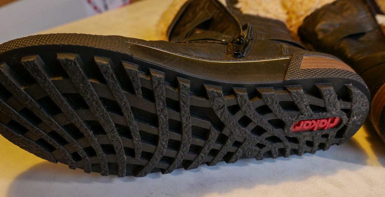 Mooie nieuwe dameslaarzen , Maat 37