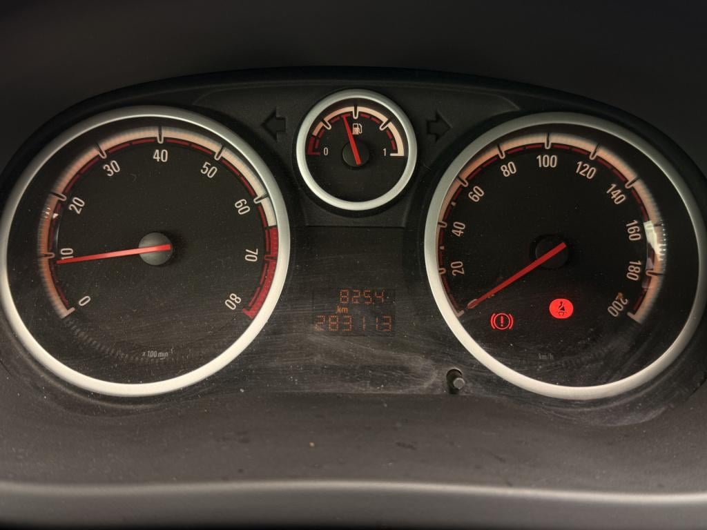 Opel Corsa 1.4-16v cosmo | radio | climate control | half leder |