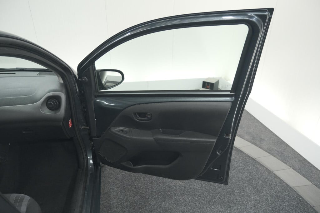 Peugeot 108 1.0 e-vti active | apple carplay | bluetooth | elektrische rame
