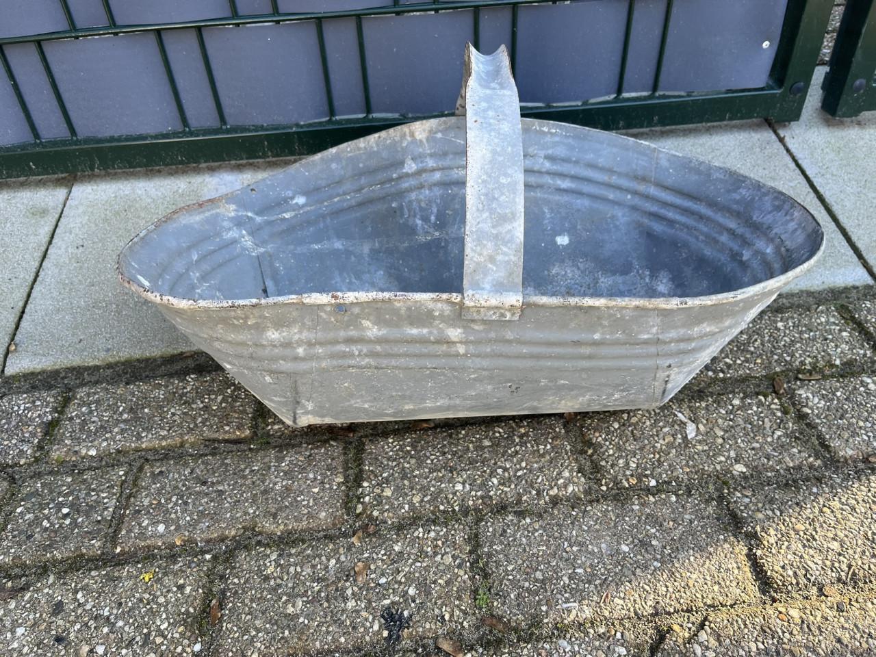 Zaaibak verzinkt metaal