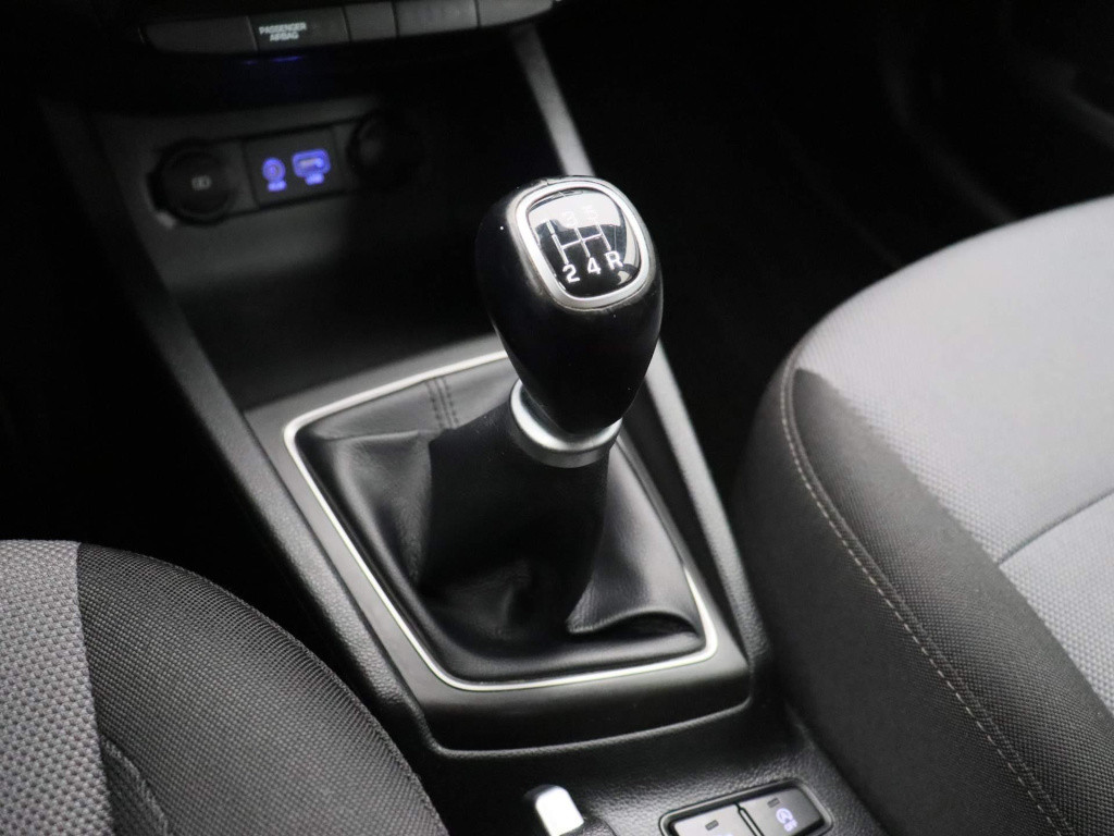 Hyundai I 20 1.2 i-motion | navigatie | camera | airco | parkeer sensoren |