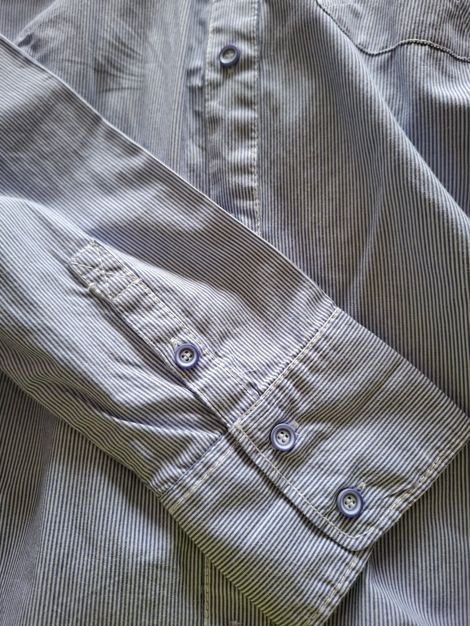 Didi blouse blauw/wit vertikaal gestreept, lange mouwen. Maat XXL