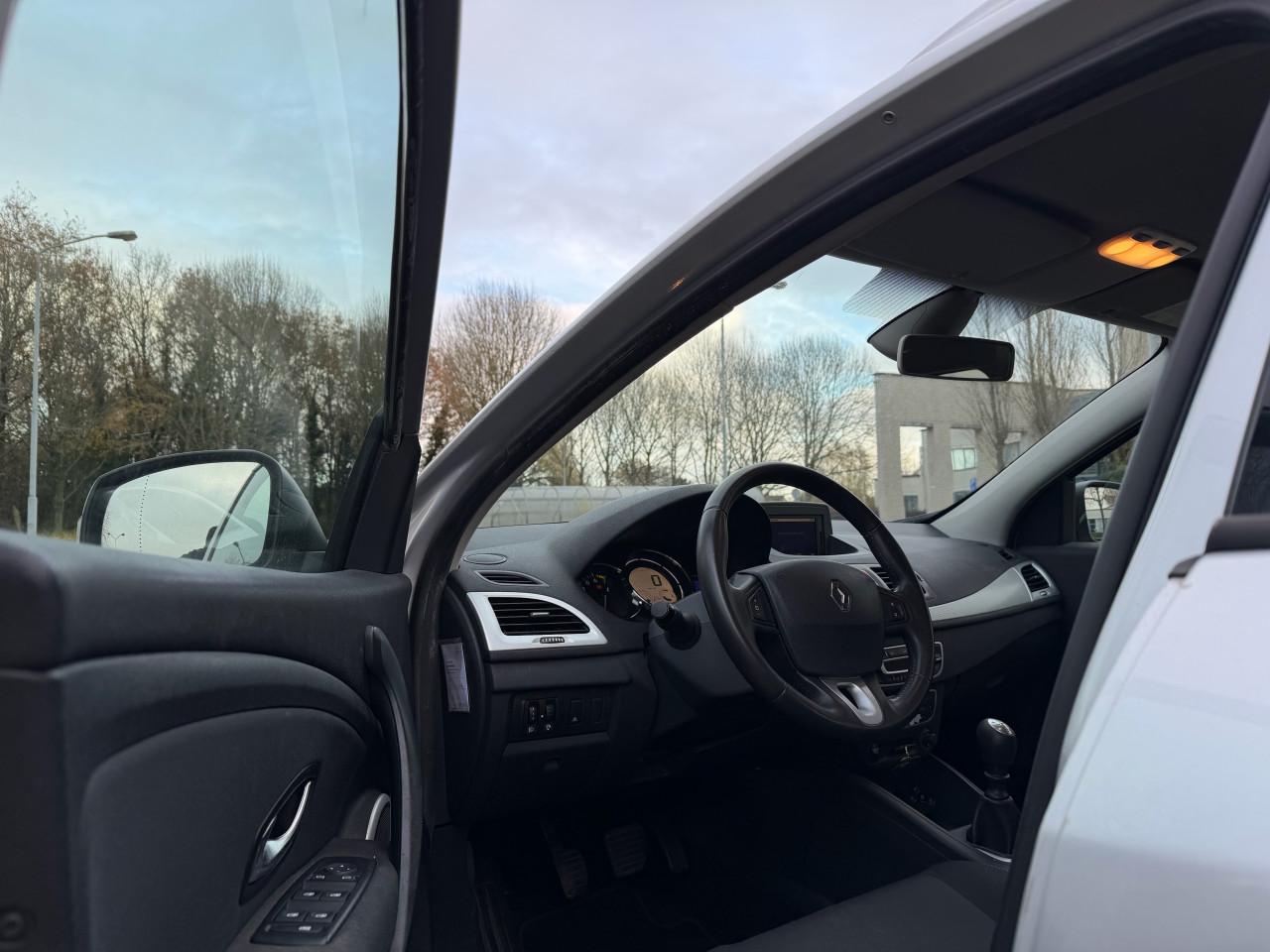 Renault Megane Estate Dynamique 1.6 | Apk | Nap | Airco | Elektr ramen|