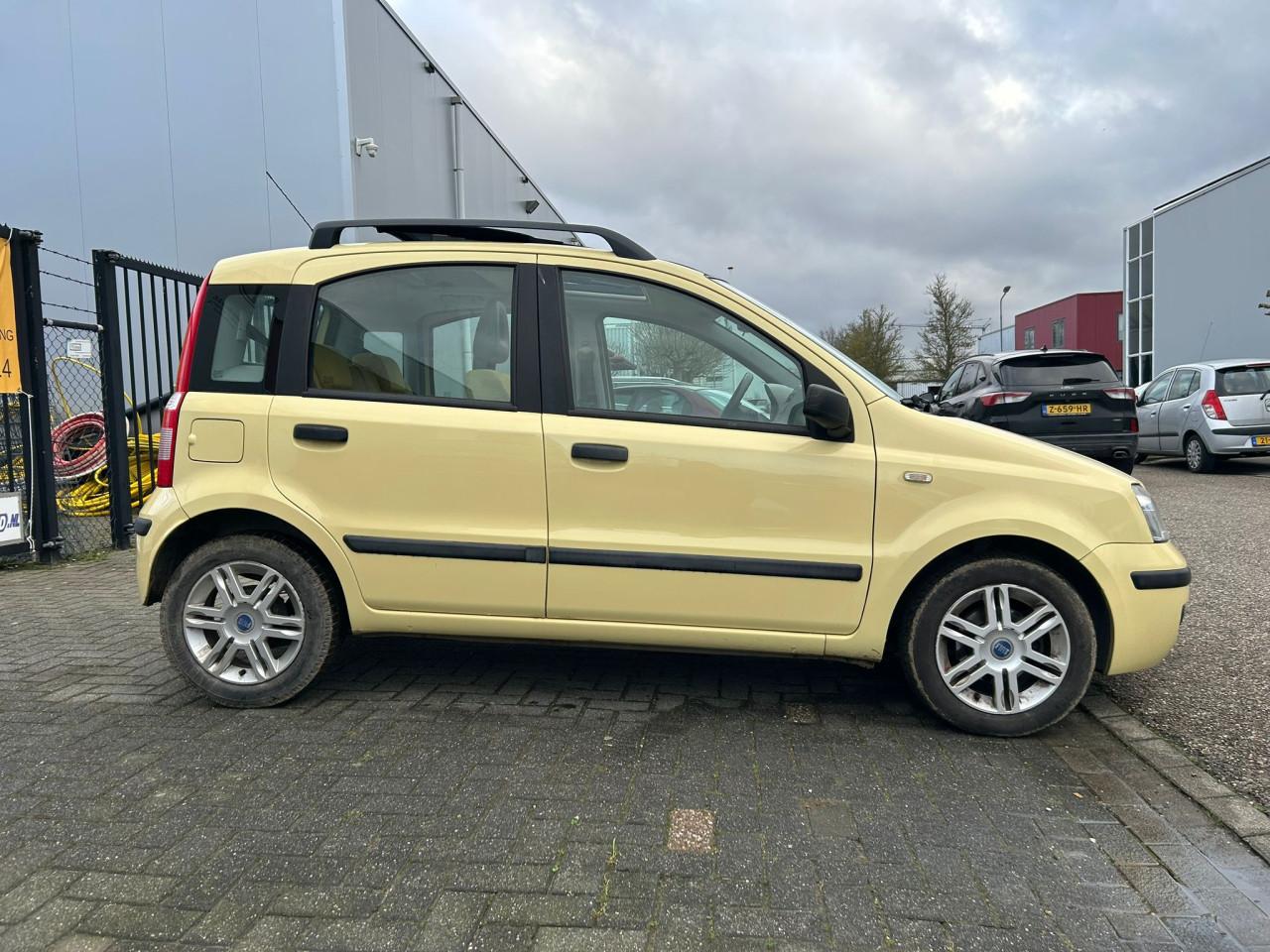 Fiat Panda 1.2 Class KANTEL/SCHUIF DAKJE/LM VELGEN/DUBBELE PANO/CITY STUUR