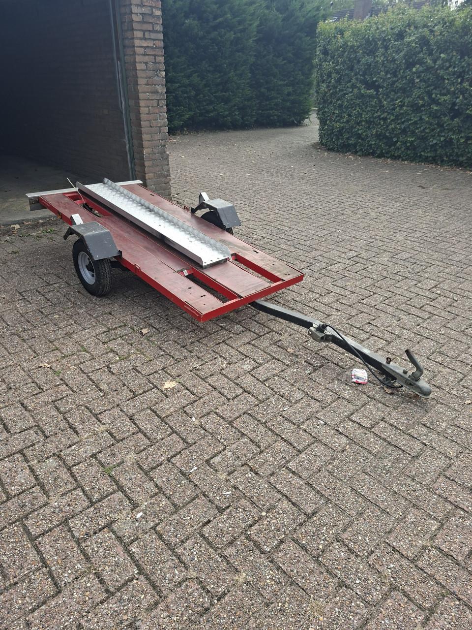Aanhanger voor twee motoren