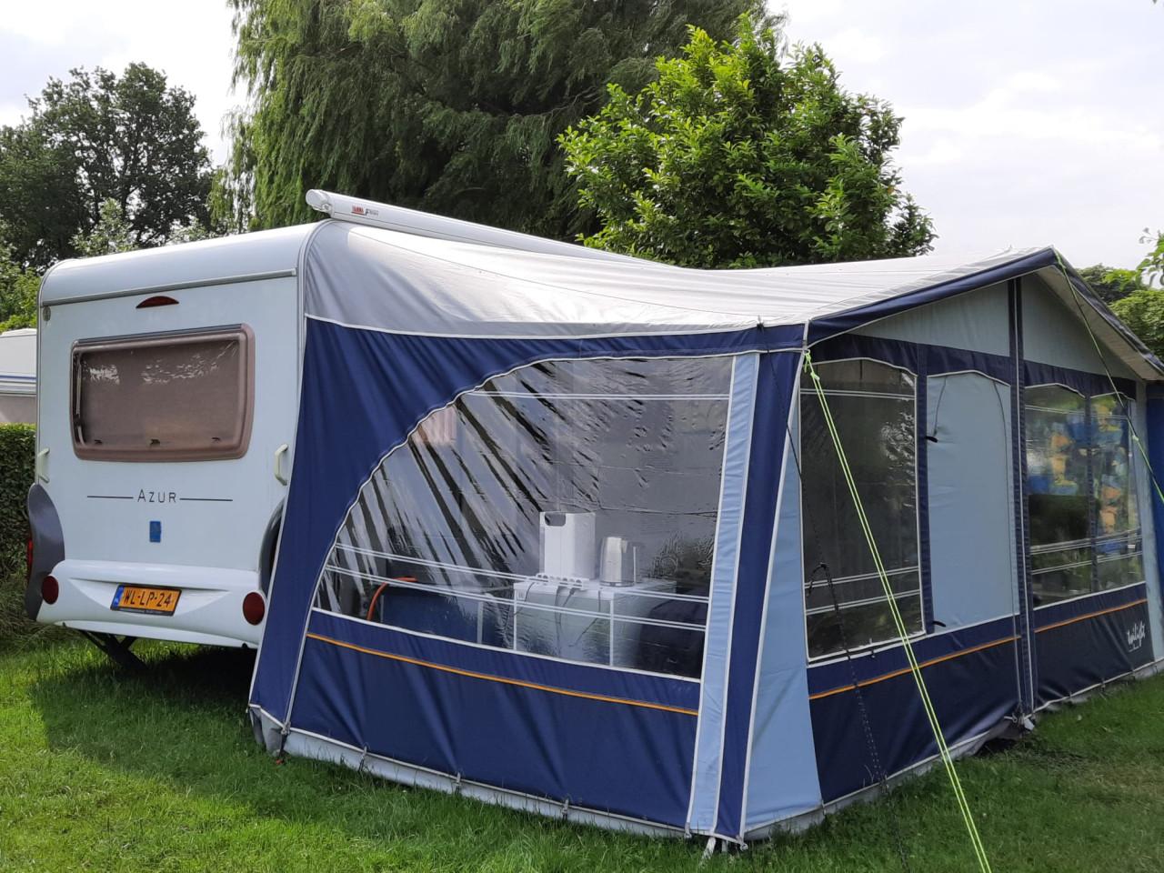 Zeer complete caravan Knaus Azur