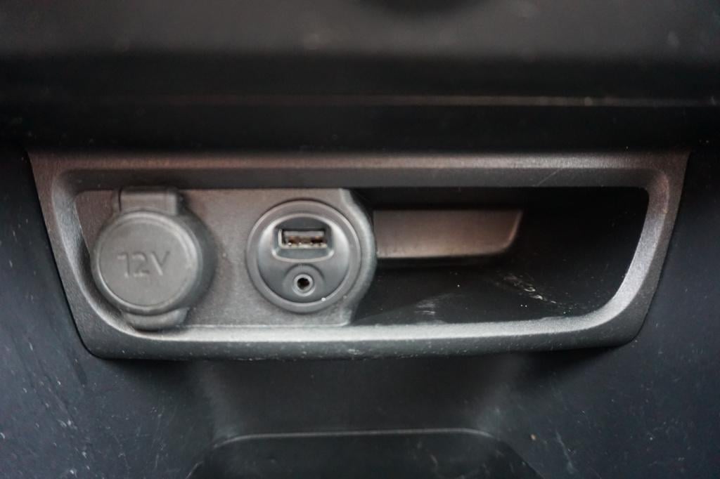 Peugeot 2008 1.2 puretech active airco / navi / cruise / pano / carplay / p